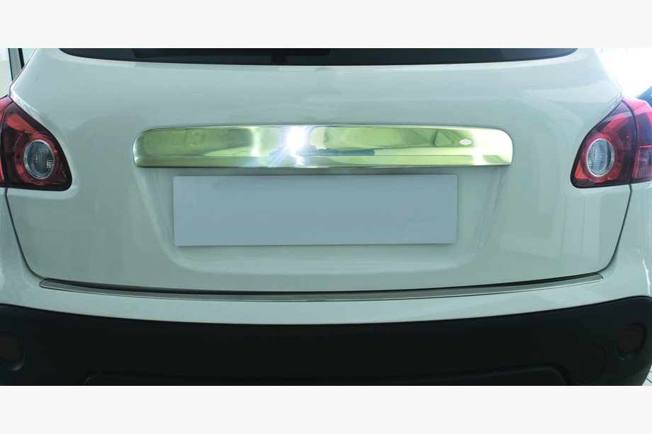 Nissan Qashqai 2007–2010 Uzliktnis virs numura zīmes (nerūsējošais tērauds) Foto 2