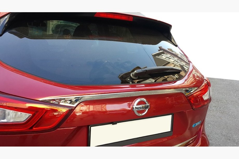 Nissan Qashqai 2014–2021 Uzliktnis virs numura zīmes (nerūsējošais tērauds) Carmos - turku teras Image