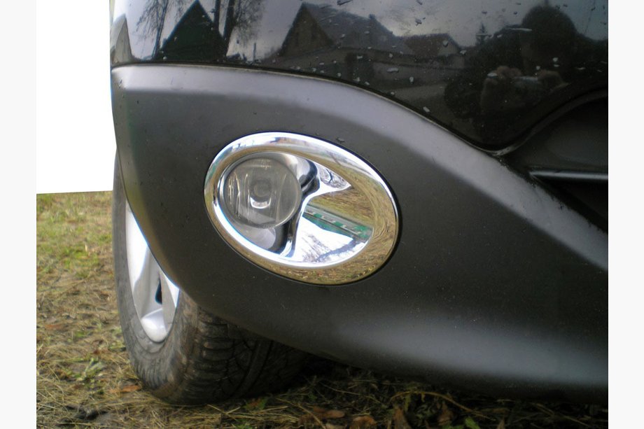 Nissan Qashqai 2007–2010 Pretmiglas lukturu uzlikas ar iedobi (2 gab., plastmasa) Image