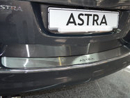 Opel Astra J 2009–2015 Natanika aizmugurējā bufera aizsarguzlika (nerūsējošais tērauds) Hečbeks, 2009-2015 foto 1