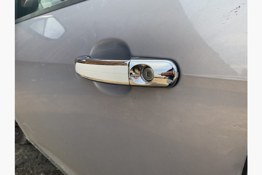 Ford C-Max/Grand C-Max 2010–2019 Hroma durvju rokturu uzlikas ar baltu svitrinu (4 gab., ABS) Image