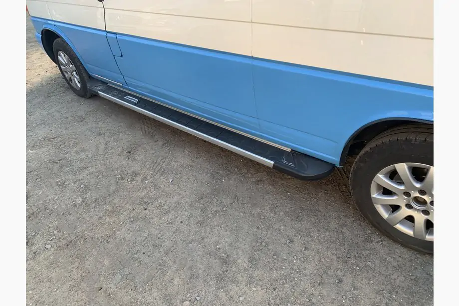 Volkswagen T4 Caravelle/Multivan 1990–2003 Sānu sliekšņi RedLine Black (2 gab., alumīnijs) Image