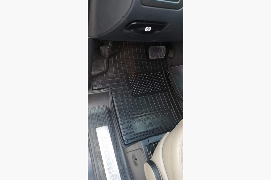 Mercedes Vito W639 2004–2014 Gumijas paklājiņi ar augstu malu (Autogumm) Image