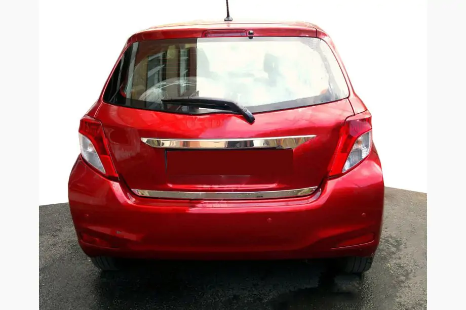 Toyota Yaris 2010–2020 Bagāžnieka malas uzlika (nerūsējošā tērauda) Image