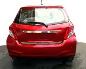 Toyota Yaris 2010–2020 Bagāžnieka malas uzlika (nerūsējošā tērauda) foto 1