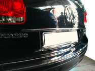 Volkswagen Touareg 2002–2010 Hroma līste virs numura zīmes (nerūsējošais tērauds) foto 1