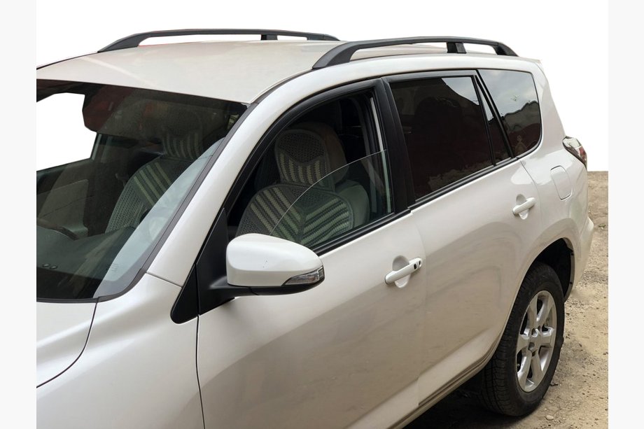 Toyota Rav 4 2006–2013 Melni turku jumta reliņi Īsā bāze, plastmasas kājiņas Image