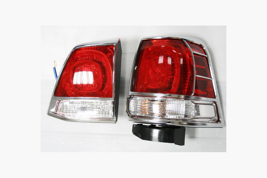 Toyota Land Cruiser 200 2007–2021 Hroma uzlikas aizmugurējiem lukturiem (2008-2012, 4 gab., plastmasa) Image