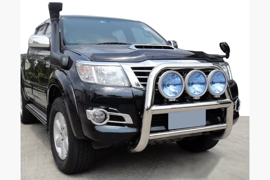 Toyota Hilux 2006–2015 Bullbārs WT018 (nerūsējošais tērauds) Image