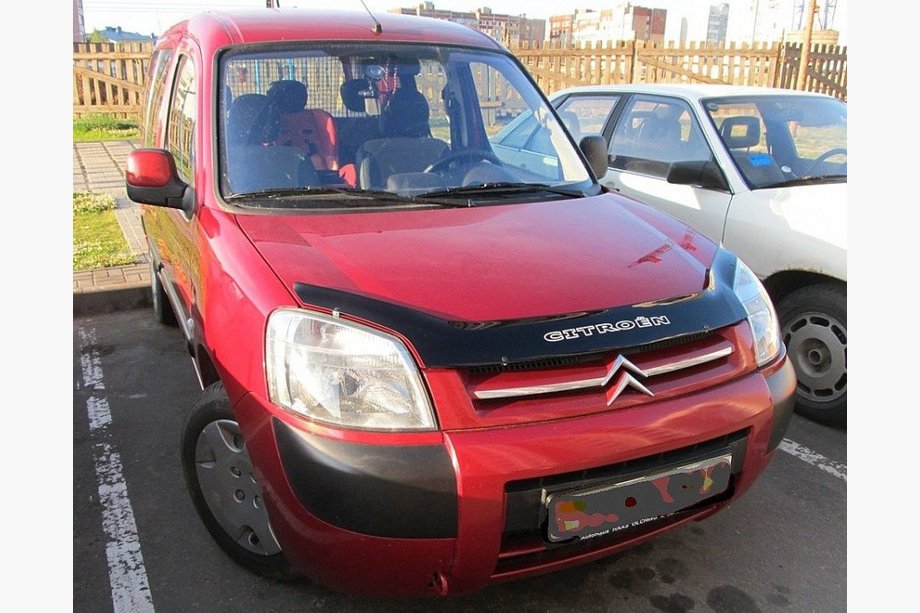Citroen Berlingo 1996–2008 Motora pārsega deflektors VIP (2003-2008) Image