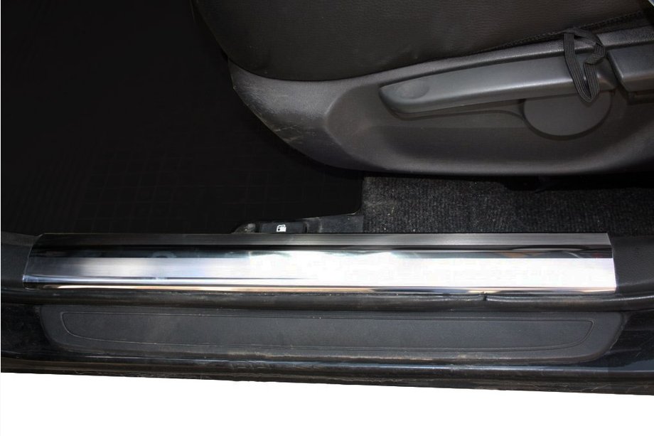 Toyota Corolla 2007–2013 Iekšējo sliekšņu uzlikas nerūsējošā tērauda (4 gab.) Image