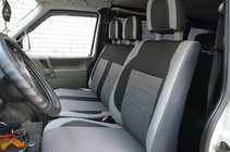 Volkswagen T4 Caravelle/Multivan 1990–2003 Autosēdekļu pārvalki (mākslīgā āda↗audums, Premium) Priekšējie 2+1 foto 1
