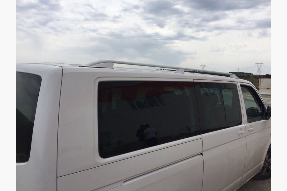 Volkswagen T6 2015–2024 Jumta reliņi Skyport (balti) Image