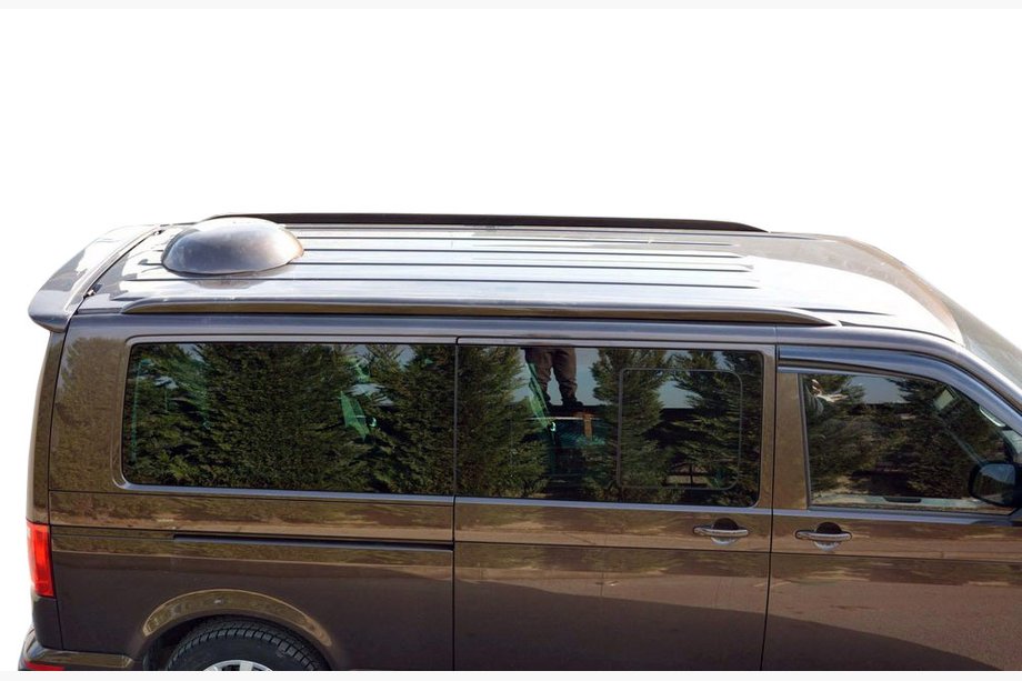 Volkswagen T6 2015–2024 Spoilera uzlika (krāsošanai) Image