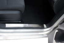 Seat Leon 2005–2012 OmsaLine iekšējo sliekšņu uzlikas (2 gab., nerūsējošais tērauds) foto 1