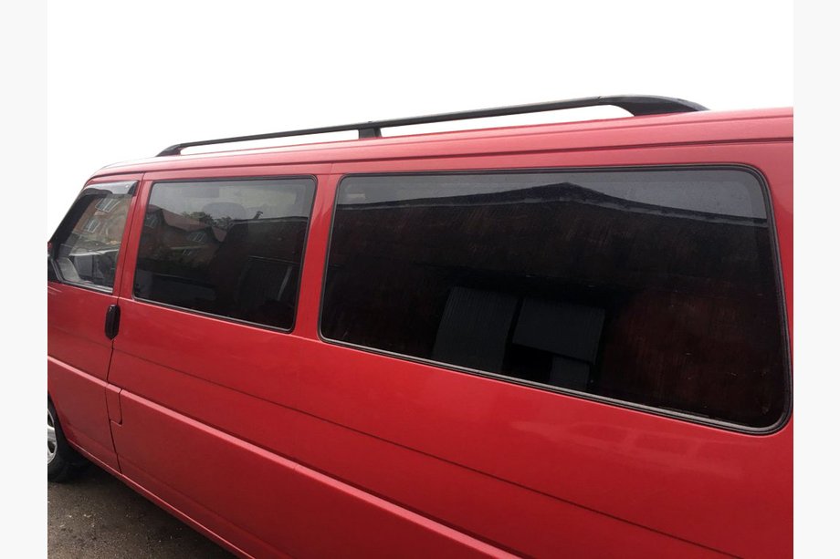 Volkswagen T4 Caravelle/Multivan 1990–2003 Melni jumta reliņi Image
