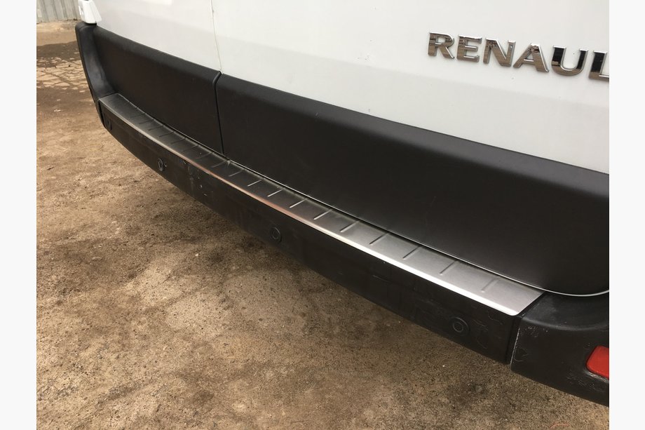 Renault Master 2011–2023 Aizmugurējā bufera uzlika (nerūsējošais tērauds) Image
