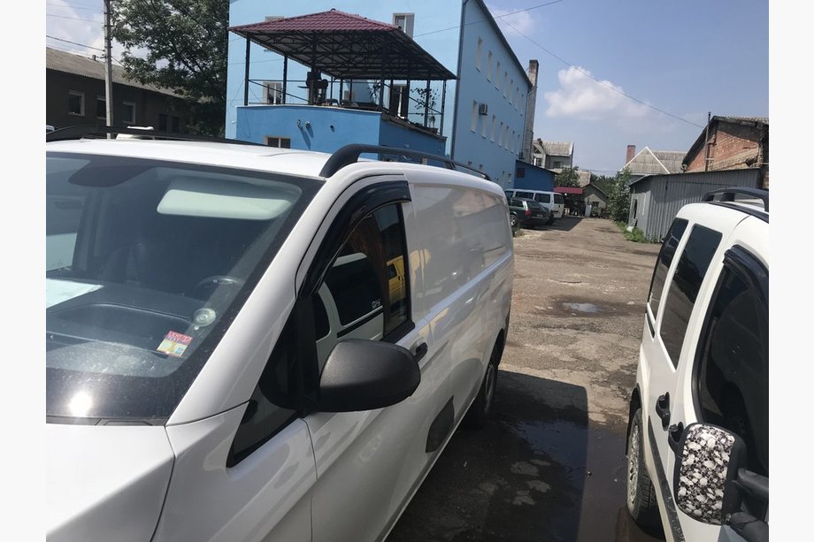 Mercedes Vito/V klase W447 2014– Jumta reliņi melni CAN Original dizains (metāla kājām) Gara riteņu bāze (EXTRALONG) Foto 6