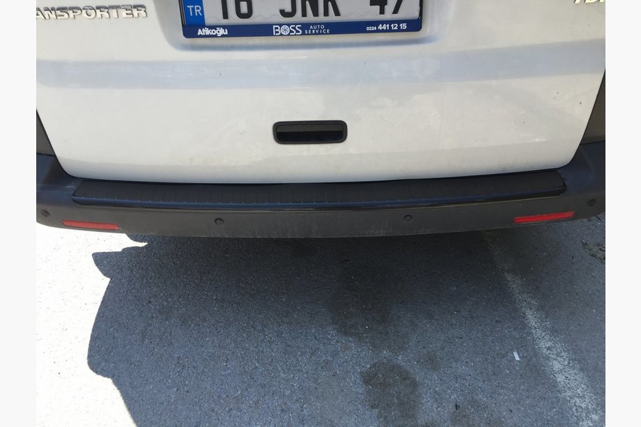 Volkswagen T5 Multivan 2003–2010 Aizmugurējā bampera uzlika ar atloku (karbons) Image