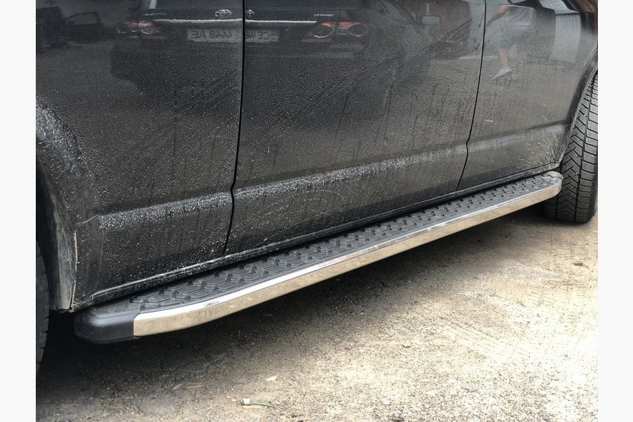 Volkswagen T5 2010–2015 Sānu pakāpieni BlackLine (2 gab., alumīnijs) Īsā riteņu bāze Image