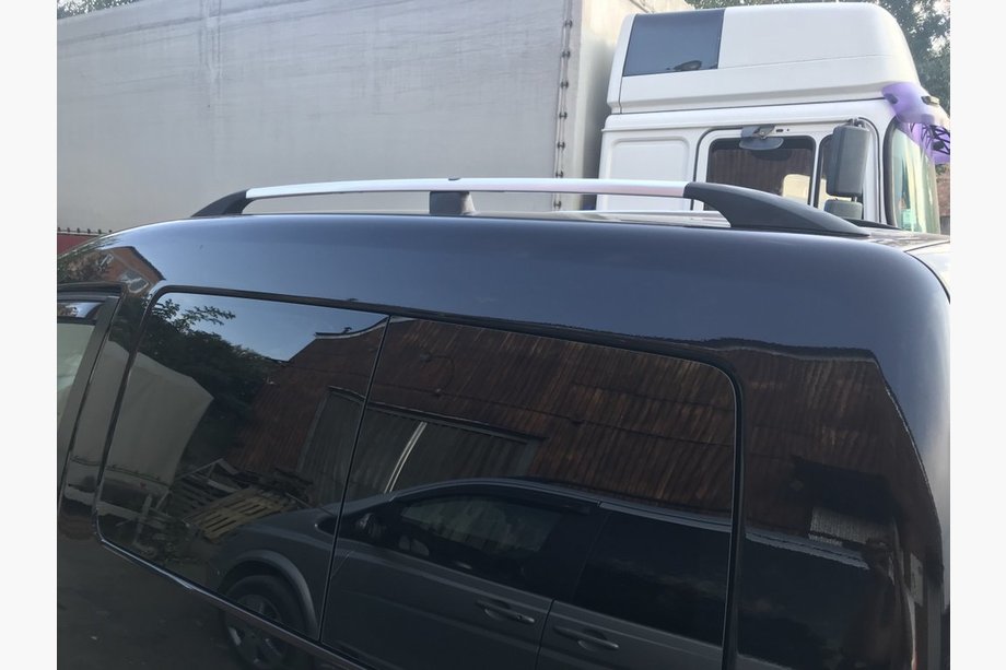 Volkswagen Caddy 2004–2010 Hromēti jumta reliņi Maxi, plastmasas kājiņas Image