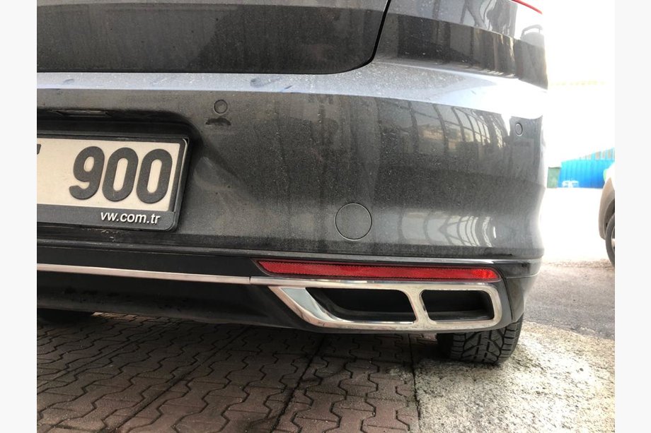 Volkswagen Passat B8 2015–2023 Izpūtēja uzgaļu uzlikas Carmos SD/SW (2019+, 3 gab., nerūsējošais tērauds) Image