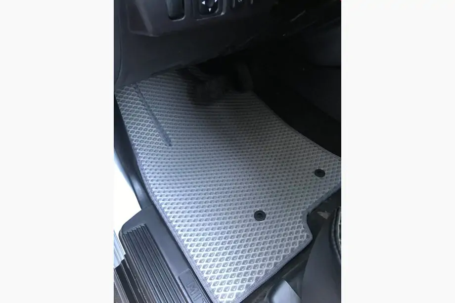 Mitsubishi Pajero Sport 2008–2015 EVA auto paklājiņi (pelēki) Image