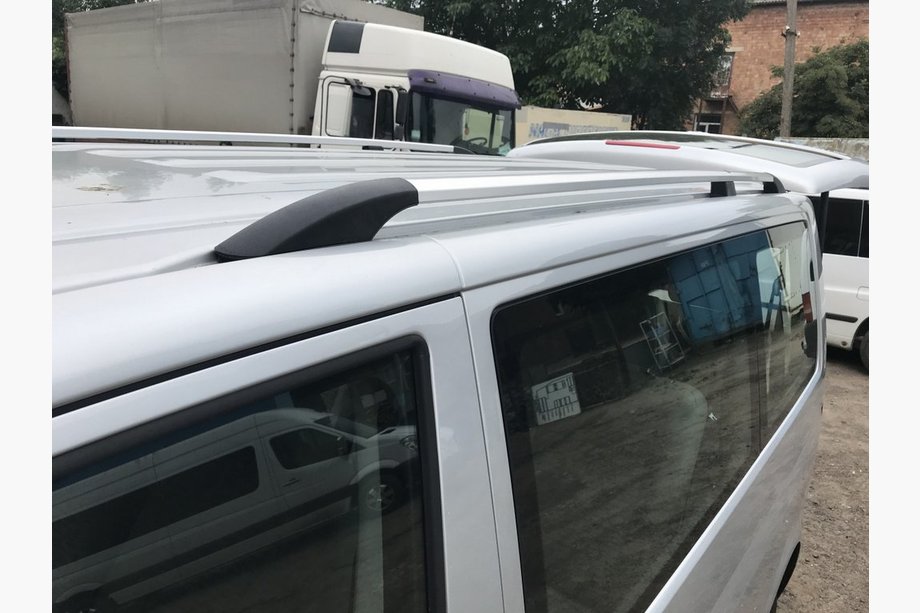 Volkswagen T5 2010–2015 Hromēti jumta reliņi Īsā bāze, plastmasas kājiņas Image