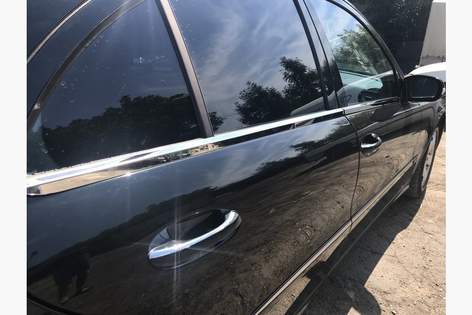 Mercedes E-class W211 2002–2009 Ārējās logu apmales no nerūsējošā tērauda SW, Carmos - Turcijas tērauds (6 gab.) Image