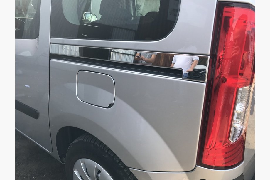 Renault Kangoo 2008–2020 Nerūsējošā tērauda apdares līste zem bīdāmajām durvīm (2 gab.) Image