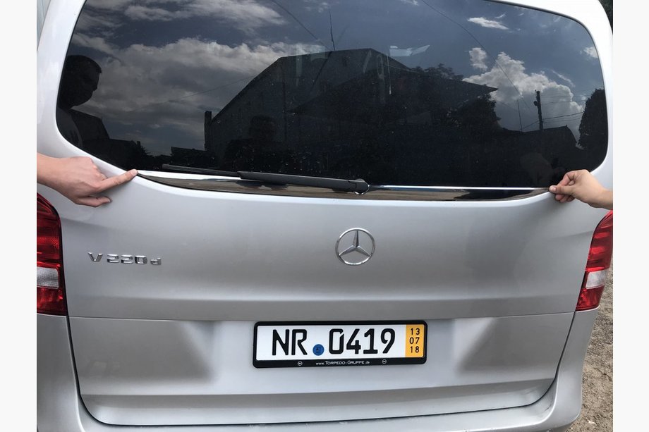Mercedes Vito/V klase W447 2014– Aizmugurējā stikla apmale (mazais stikls) nerūsējošais tērauds OmsaLine – itāļu nerūsējošais tērauds Foto 2