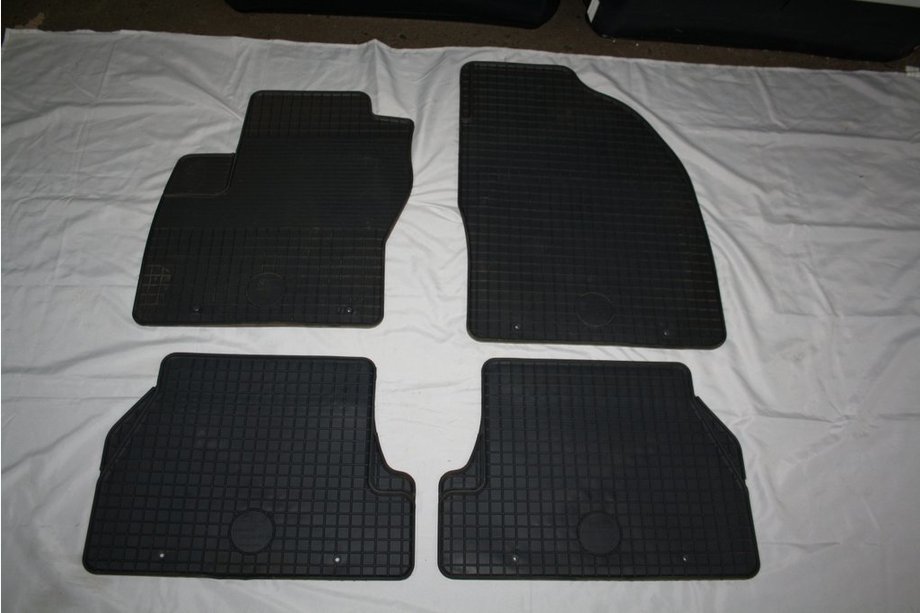 Ford Focus II 2008–2011 Gumijas salona paklājiņi (4 gab., Doma) Image