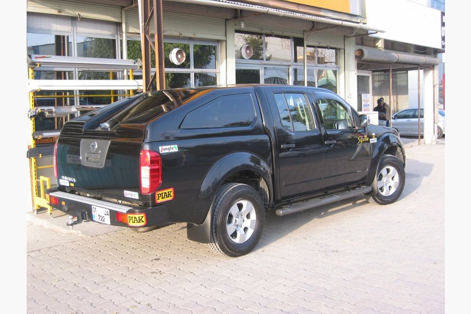 Nissan Navara 2006–2015 Kravas kastes hardtops Starbox Image