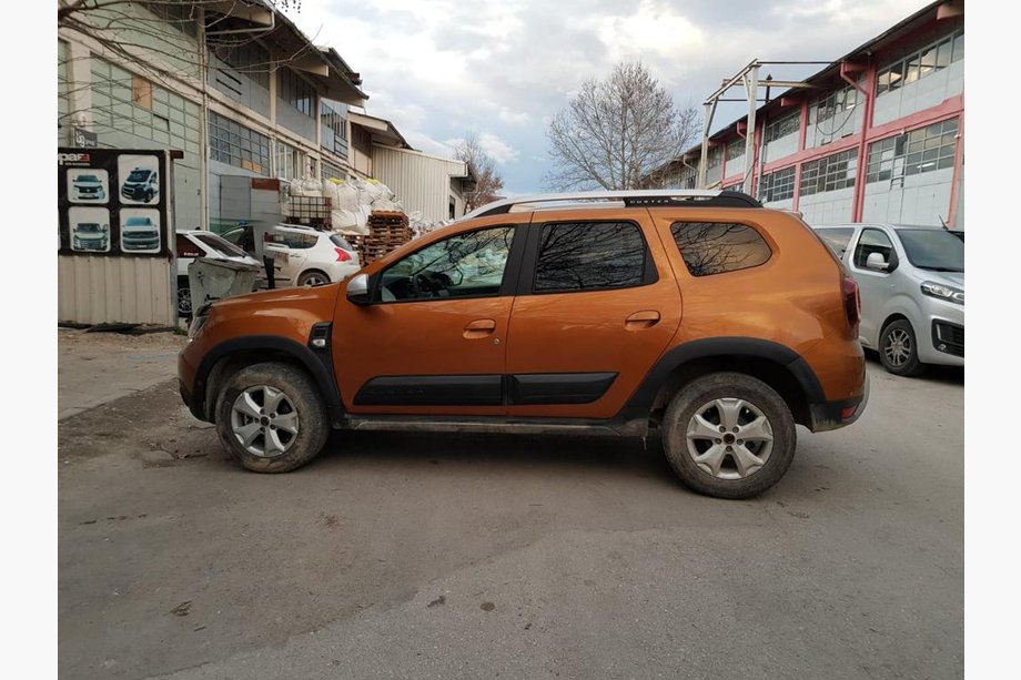 Dacia Duster 2018–2024 Durvju moldingi V1 (4 gab., ABS) Foto 2