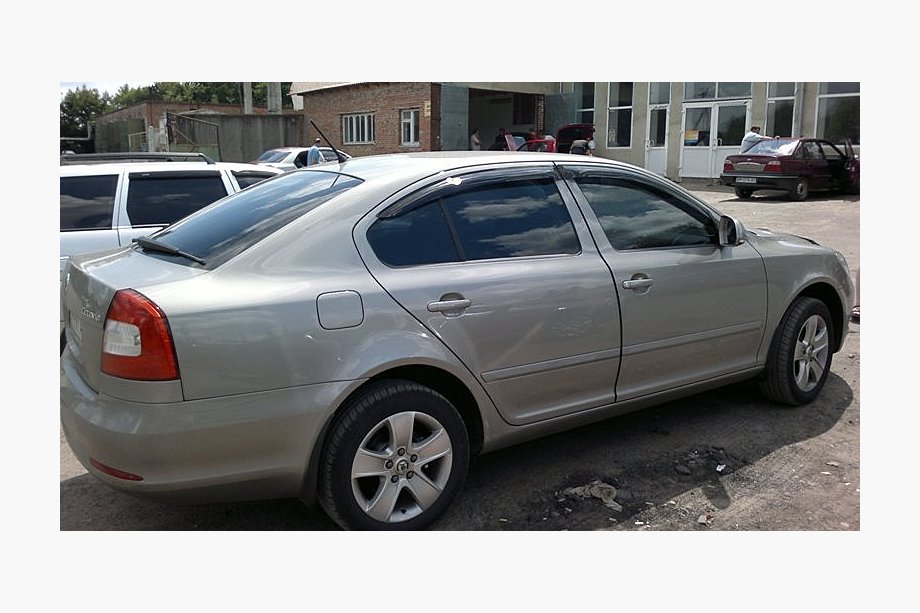 Skoda Octavia II A5 2010–2013 Logu vēja deflektori LiftBack (4 gab., SIM) Image