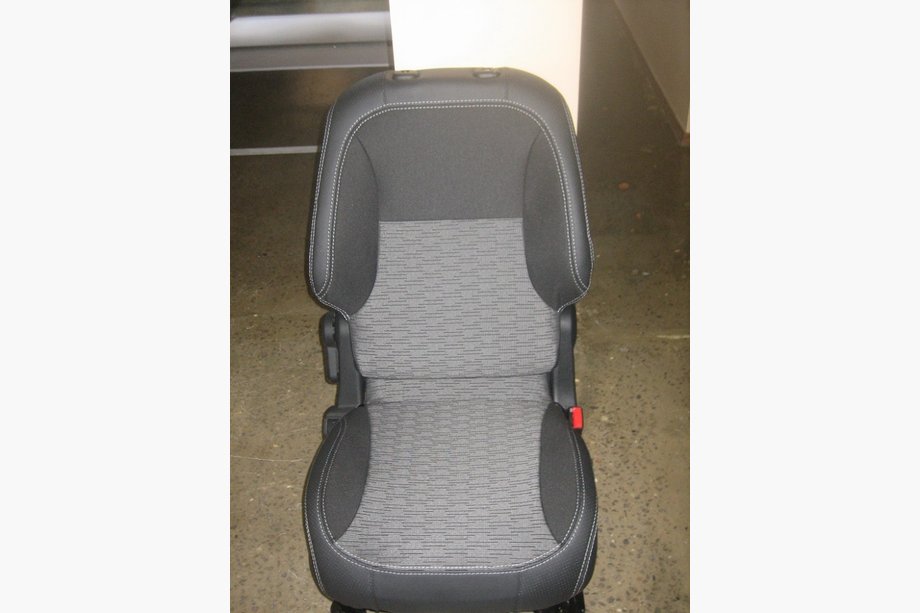 Citroen Berlingo 1996–2008 Automašīnas sēdekļu pārvalki SoyuzAuto Premium Image