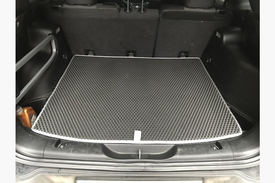 Jeep Cherokee KL 2013– Bagāžnieka paklājiņš (EVA, melns) Image