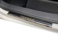 Volkswagen Touran 2010–2015 Durvju sliekšņu uzlikas Carmos (4 gab., nerūsējošais tērauds) foto 1