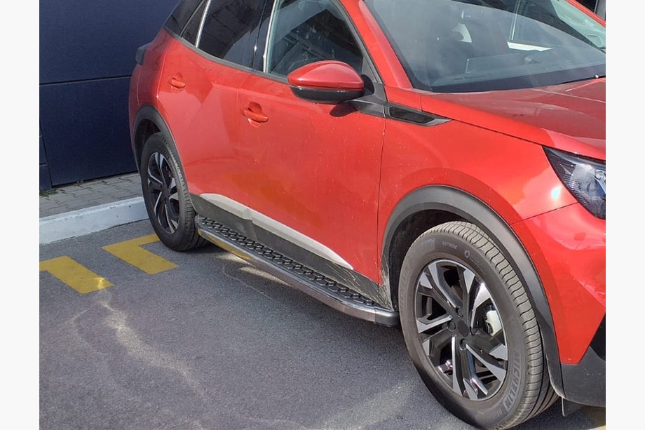 Peugeot 2008 2019– Durvju moldingu komplekts (4 gab., nerūsējošais tērauds) Foto 1