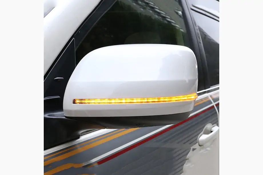 Toyota Land Cruiser 200 2007–2021 Spoguļu vāki (ar LED pagrieziena rādītāju, stils 2020) Image