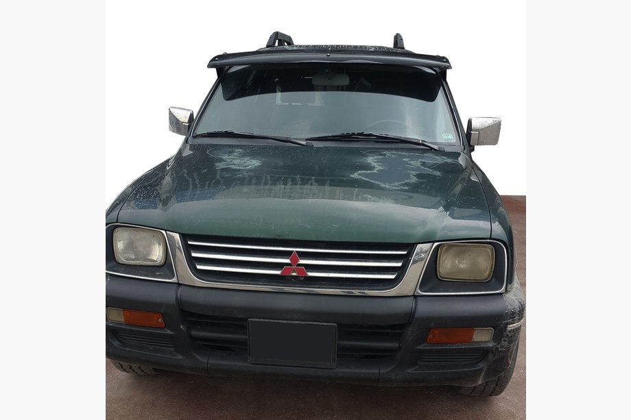 Mitsubishi L200 1996–2006 Vējstikla vizieris (melns spīdīgs, 5 mm) Image