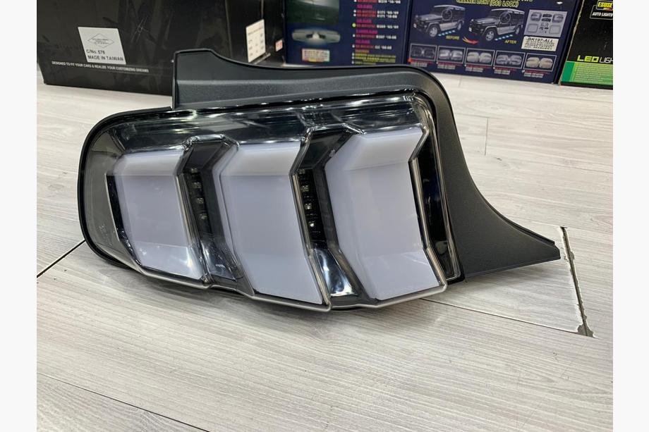 Ford Mustang 2015–2023 Aizmugurējie lukturi (2 gab., 2010-2015) Image