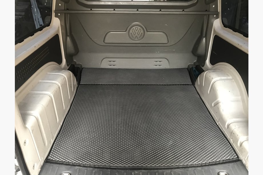 Volkswagen Caddy 2010–2015 Bagāžnieka paklājiņš V1 MAXI (EVA, melns) Image