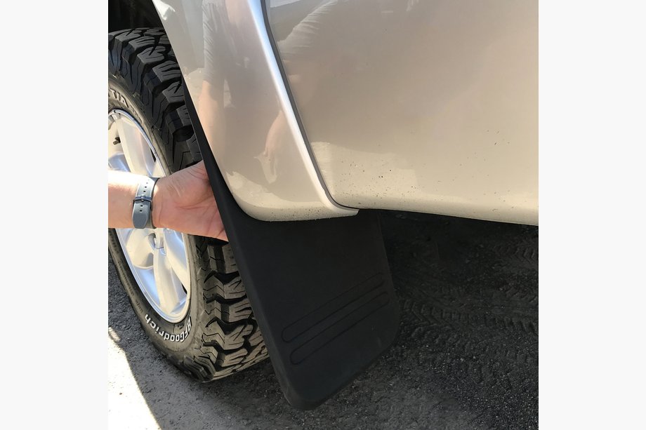 Toyota Hilux 2006–2015 Aizmugurējie garie dubļusargi (2 gab.) Image
