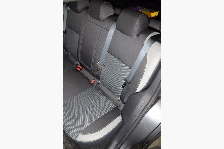 Nissan Qashqai 2014–2021 Autosēdekļu pārvalki (mākslīgā āda↗audums, Premium) Foto 3