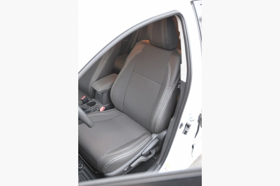 Toyota Auris 2012–2018 Auto sēdekļu pārvalki SoyuzAuto Premium Image