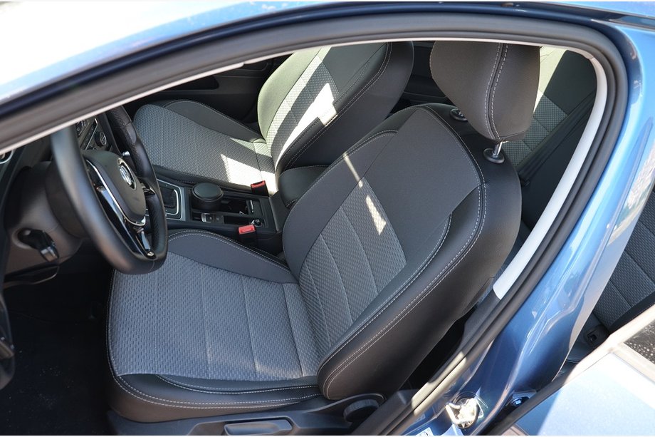 Volkswagen Golf 7/E-Golf 2012–2020 Autosēdekļu pārvalki (ekoāda↗audums, Premium) Image