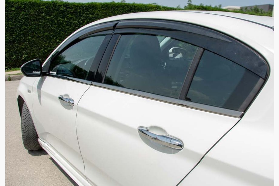 Fiat Tipo 2016– Apakšējās logu moldingi, tumšais hroms (nerūsējošais tērauds) Sedans/Hečbeks (4 gab.) Foto 1