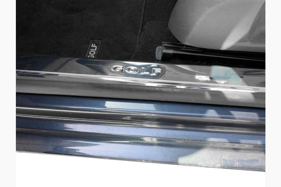 Volkswagen Golf 5 2003–2009 Iekšējo sliekšņu uzlikas (2 gab., nerūsējošais tērauds) Image