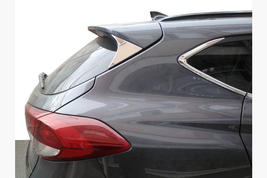 Hyundai Tucson TL 2016–2021 Trijstūra uzlika bagāžnieka vākam (nerūsējošais tērauds) Image